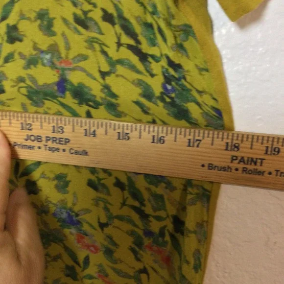 Hi-Line Floral Print Top Olive Green Short Sleeve Casual Top Size S (299) - Picture 5 of 10